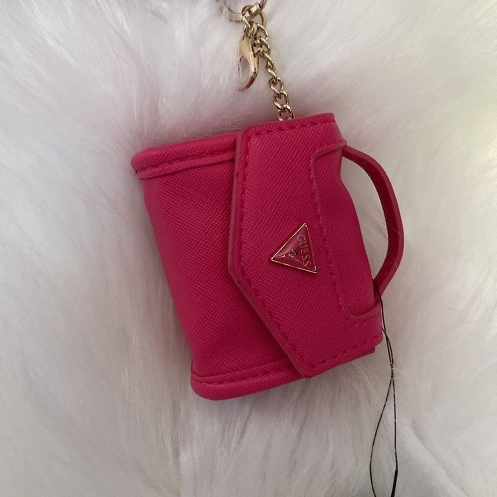 New GUESS Keychain - Picture 3 of 6